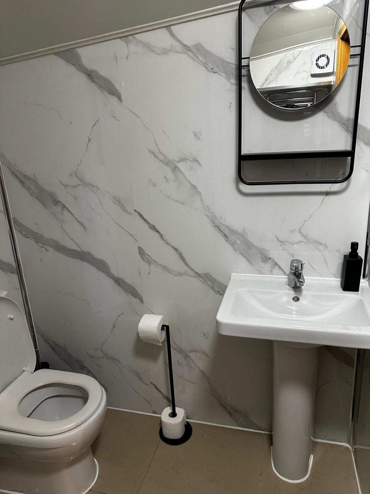 Fb1-Spacious Basement Studio Flat Fits 2- Near Hyde Park London Eksteriør bilde
